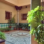Anali - Hostatel Granada
